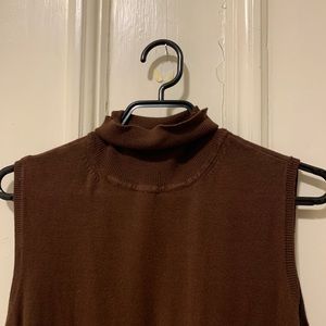 brown turtleneck, super trendy and easy to style.would be cute as is or cropped!